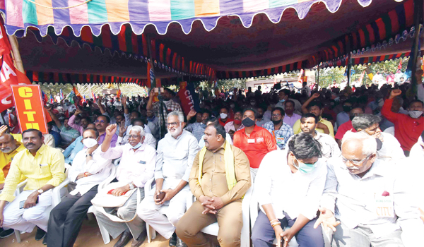 భగ్గుమన్న కార్మికవర్గం..